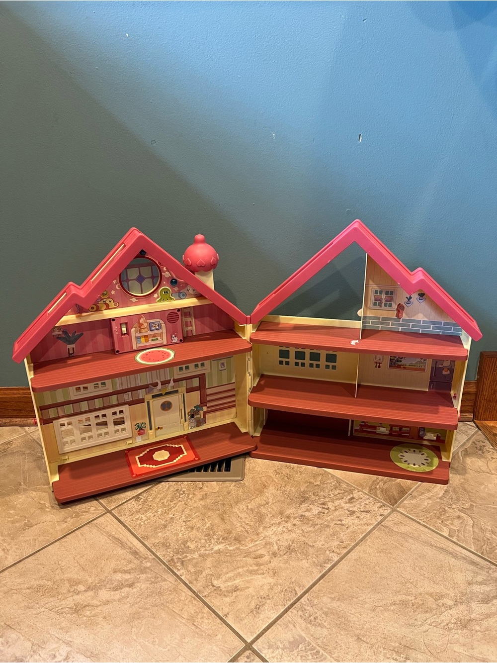Ultimate Lights and Sounds Bluey House